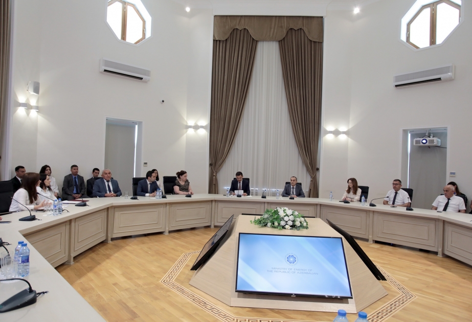 Energetika Nazirliyində dövlət qulluqçularının peşə bayramı qeyd olunub
