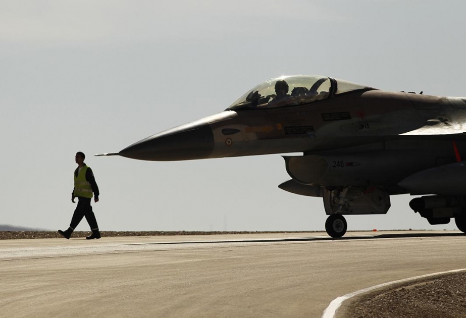 Politico: Qərb Ukraynaya F-16 tədarükünə 2024-cü ilin əvvəlində başlaya bilər