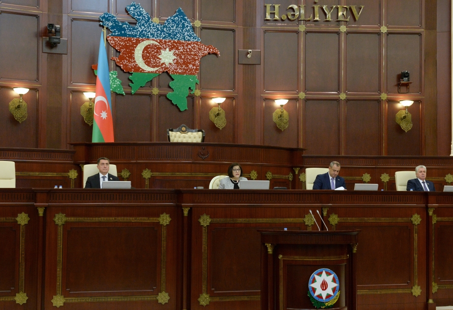 Milli Məclisin plenar iclasında 33 məsələ müzakirə edilib