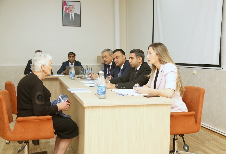 Zaur Əliyev Gəncədə vətəndaşları qəbul edib