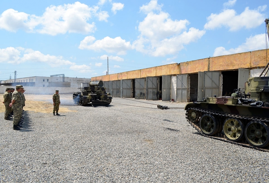 Zirehli tank xidməti rəisləri ilə toplantı keçirilib