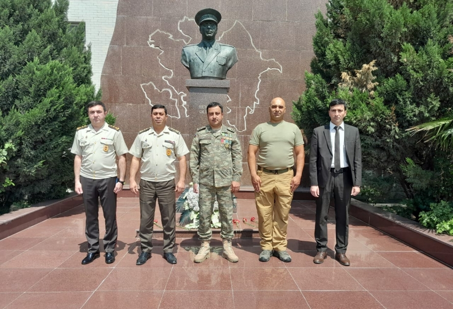 Xalqımız yeni əsrə və yeni minilliyə məhz Ulu Öndər Heydər Əliyev zəkasının işığında qədəm qoyub