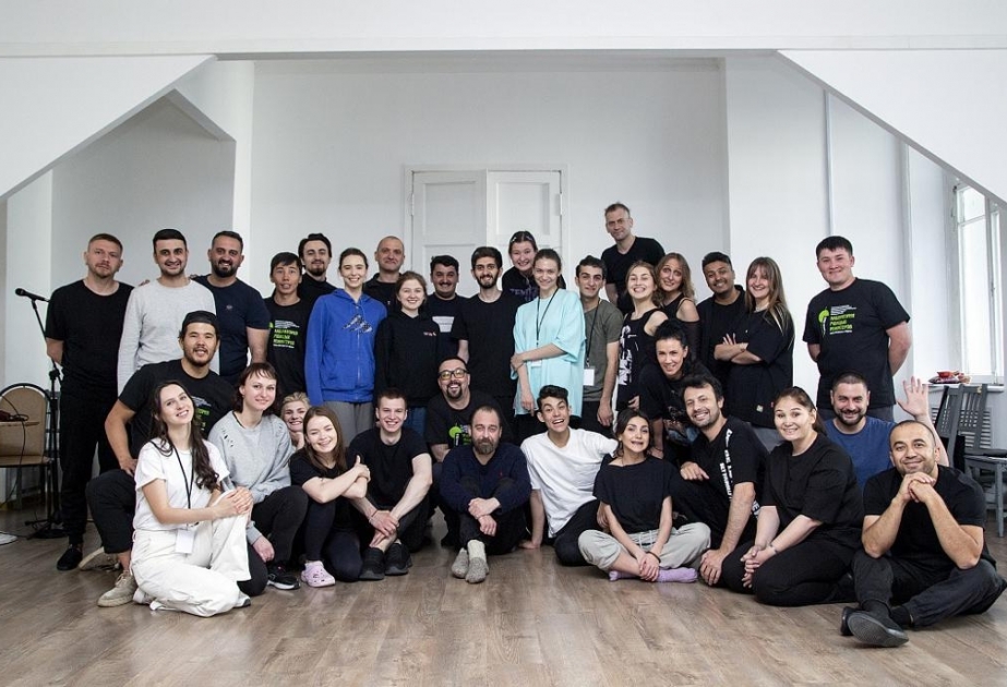 Gənc rejissorlarımız beynəlxalq teatr festivalında ölkəmizi təmsil ediblər