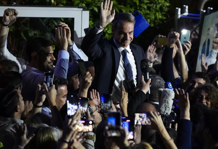Conservative New Democracy party led by Mitsotakis wins landslide victory in Greek elections