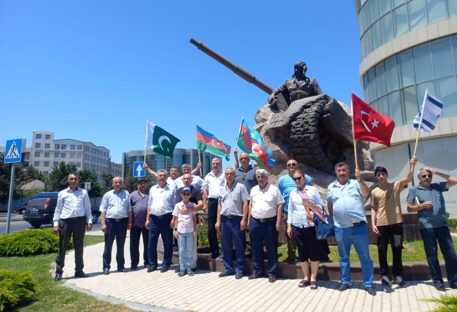 Veteran tankçılar Birinci Qarabağ müharibəsində şəhid olan döyüşçü yoldaşlarının məzarlarını ziyarət ediblər