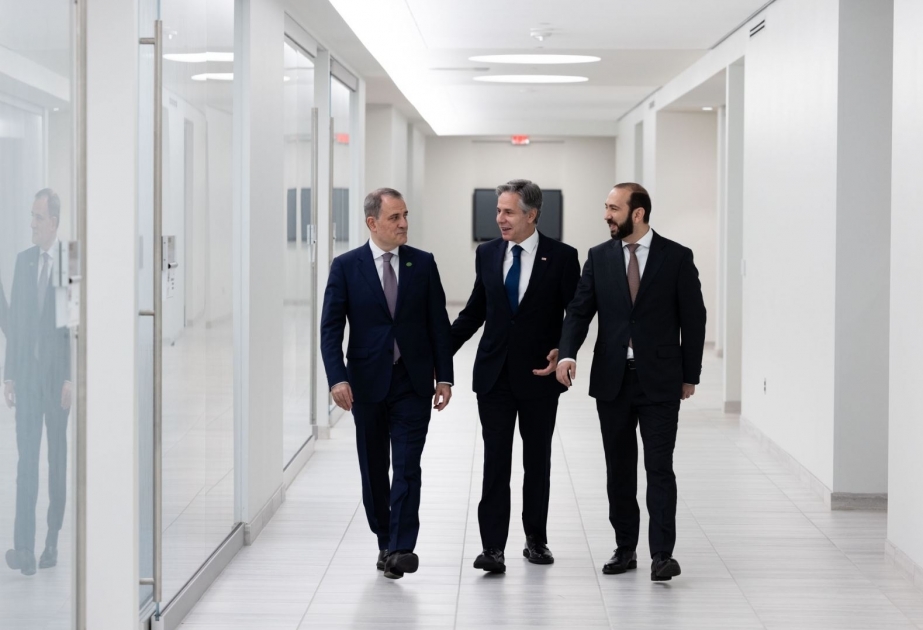 Blinken: "Apoyamos que Armenia y Azerbaiyán trabajen juntos hacia un acuerdo duradero y digno"