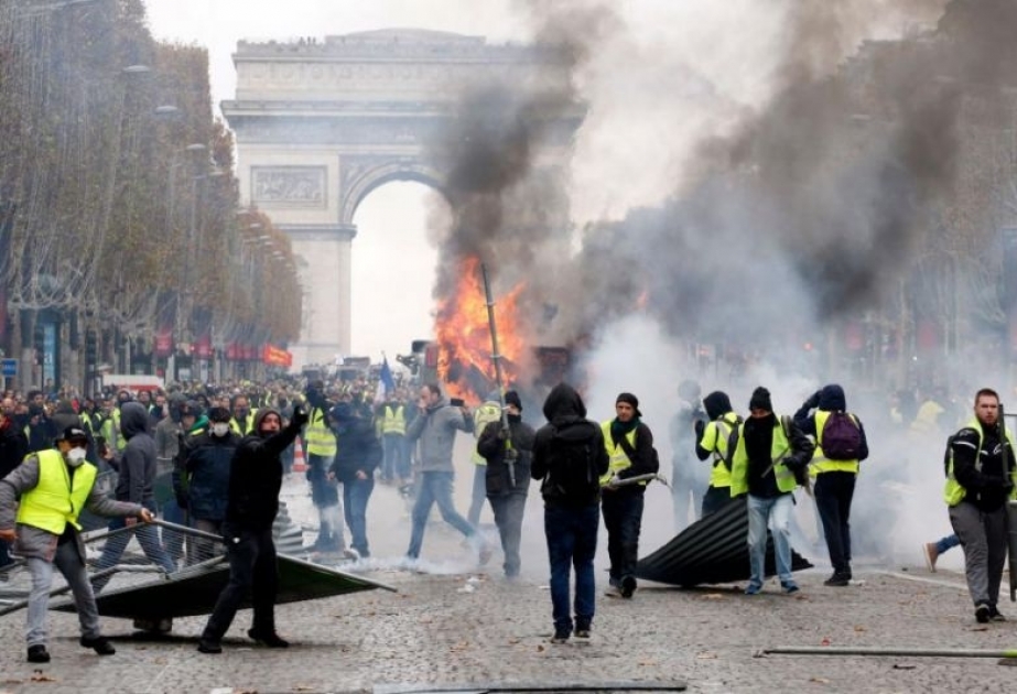 El Consejo de Prensa condena las presiones a los empleados de AzTV en Francia