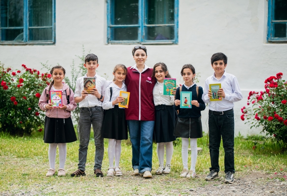 ®  Qırmızı Ürəklər Fondundan “Kitab Gəzər” layihəsinə dəstək