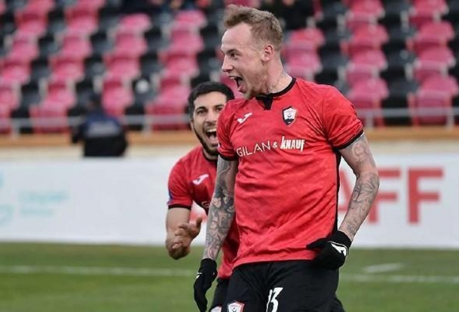 "Qəbələ" daha bir futbolçusu ilə yollarını ayırıb