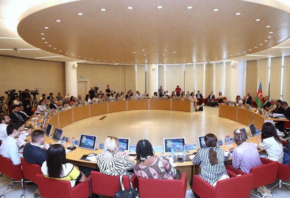 La Universidad ADA pone en marcha el proyecto “Escuela de Energía de Verano de Bakú”