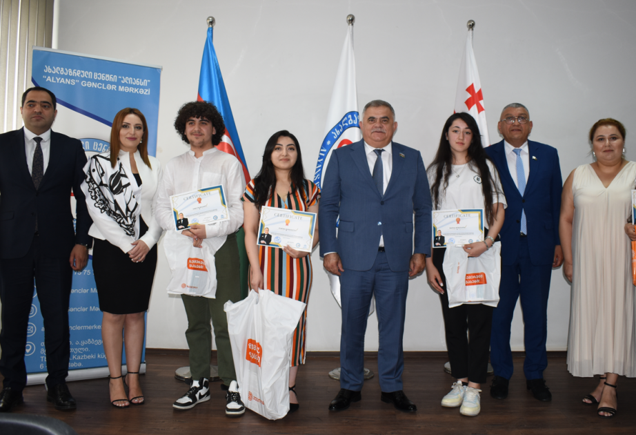 Milli Məclisin deputatları Tbilisidəki “Alyans Gənclər Mərkəzi”ndə gənclərlə görüşüblər