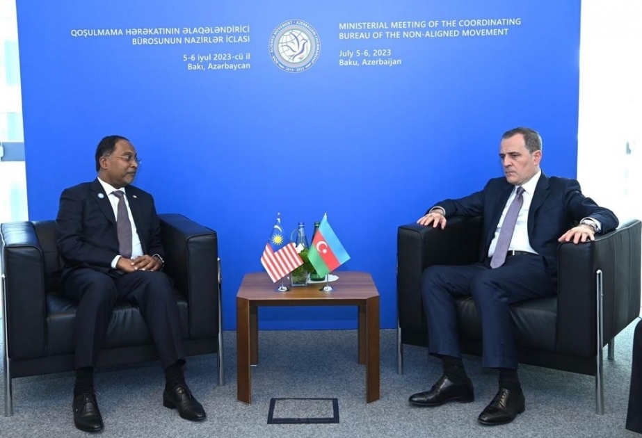 Außenminister von Aserbaidschan und Malaysia treffen in Baku
