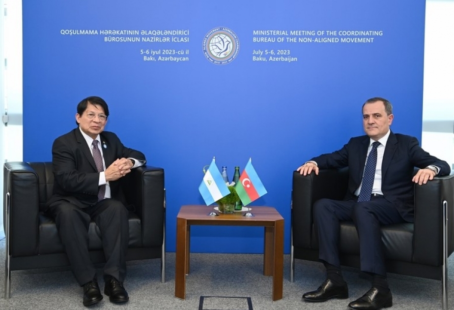 Ceyhun Bayramov nikaraqualı həmkarı ilə cari və regional məsələləri müzakirə edib