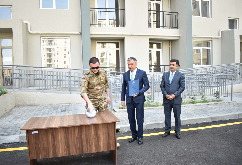 Gəncədə şəhid ailələrinə və müharibə əlillərinə növbəti mənzillər təqdim edilib