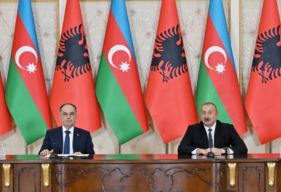 Les présidents azerbaïdjanais et albanais font des déclarations à la presse VIDEO