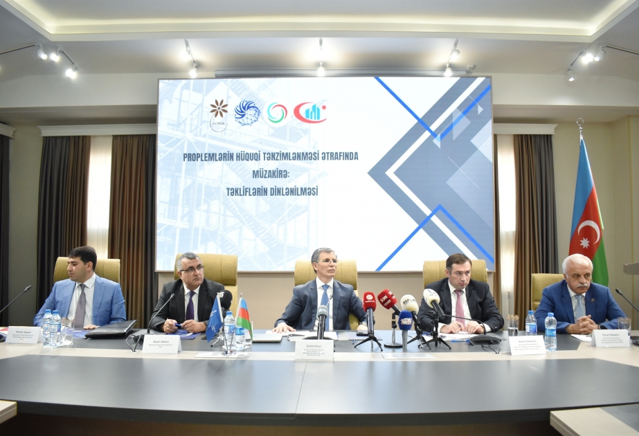 Sosial Tədqiqatlar Mərkəzində tikinti sektoru sahəsində aktual məsələlər müzakirə olunub