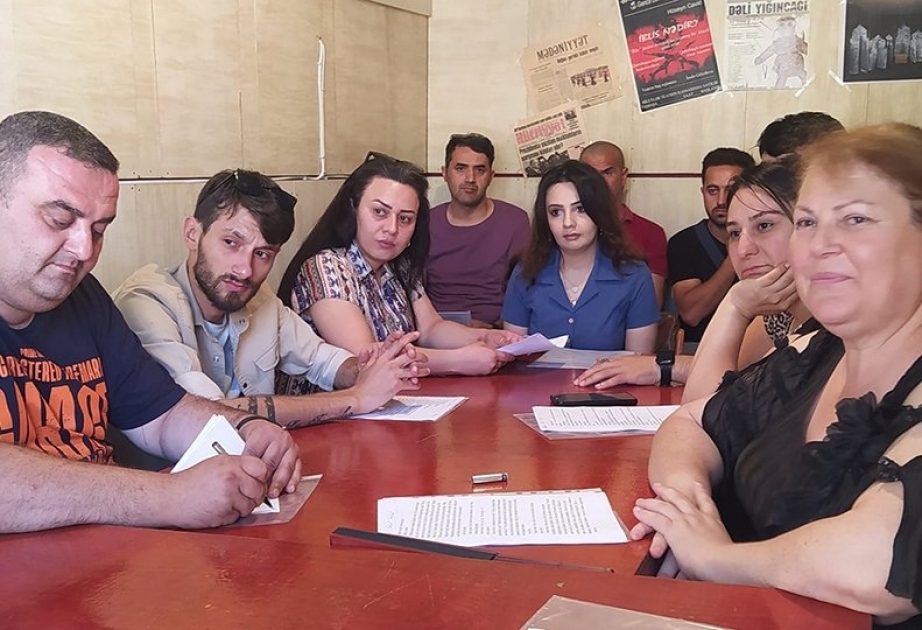 Gəncə teatrı “Yalan” komediyası üzərində yaradıcılıq işinə başlayıb