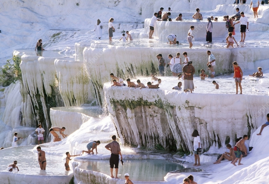 Bu ilin 6 ayında Pamukkaleni 811 mindən çox turist ziyarət edib