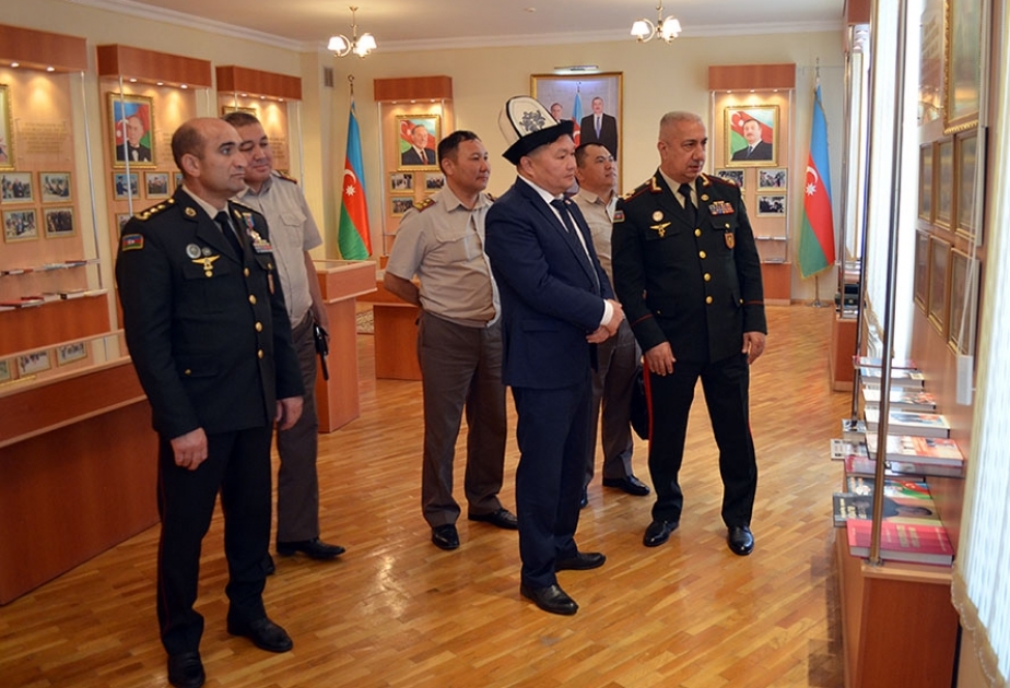 Qırğızıstan müdafiə nazirinin rəhbərlik etdiyi nümayəndə heyətinin ölkəmizə səfəri davam edir