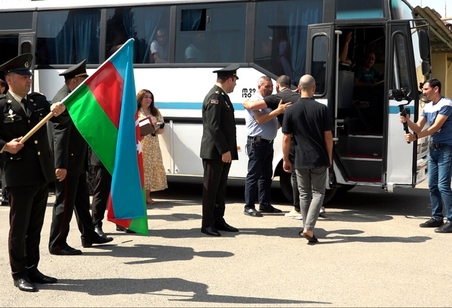 Çağırışçıların hərbi xidmət yerlərinə göndərilməsi davam edir