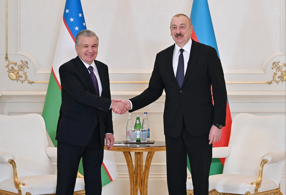Le président Ilham Aliyev félicite Chavkat Mirzioïev pour sa réélection à la tête de l’Ouzbékistan