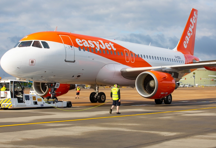 “Easyjet” Londonda 1700 aviareysi ləğv edib