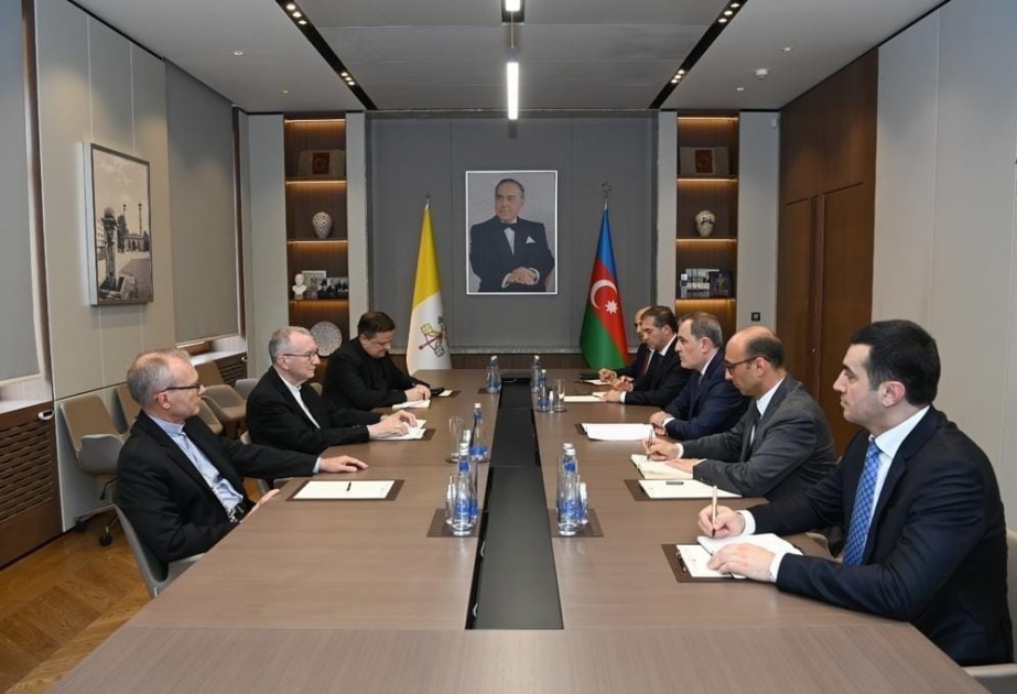 El Canciller de Azerbaiyán se reunió con el Secretario de Estado de la Santa Sede