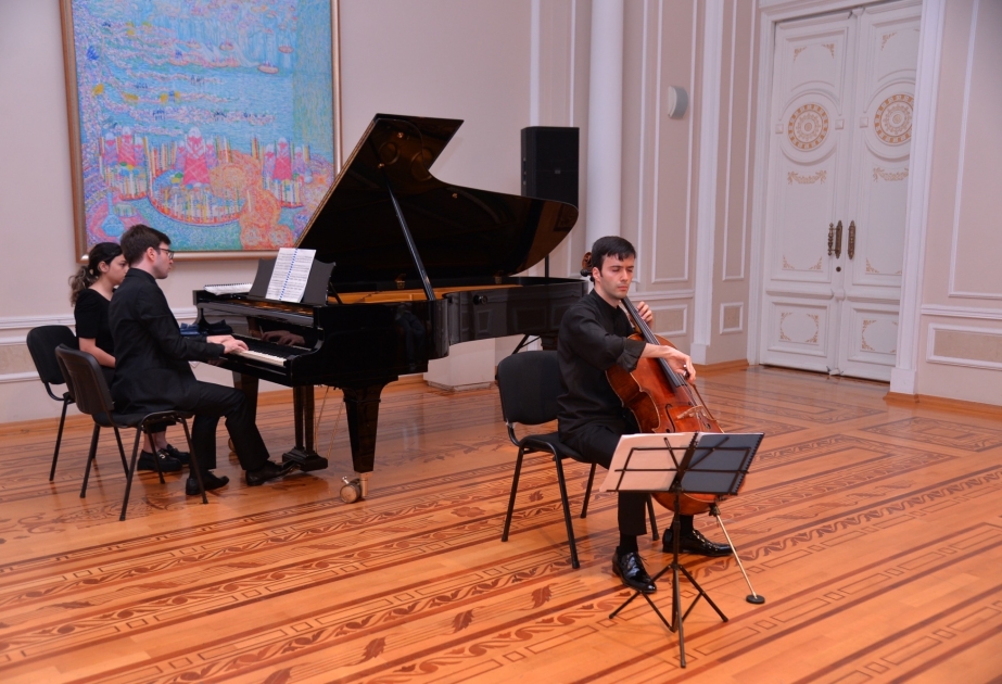 “Yeni adlar” layihəsi çərçivəsində gənclərin konserti olub