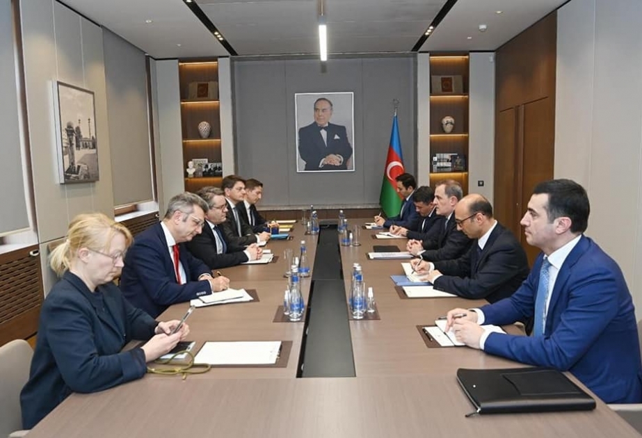 Nazir Ceyhun Bayramov AFR Xarici İşlər Nazirliyinin dövlət naziri Tobias Lindner ilə görüşüb