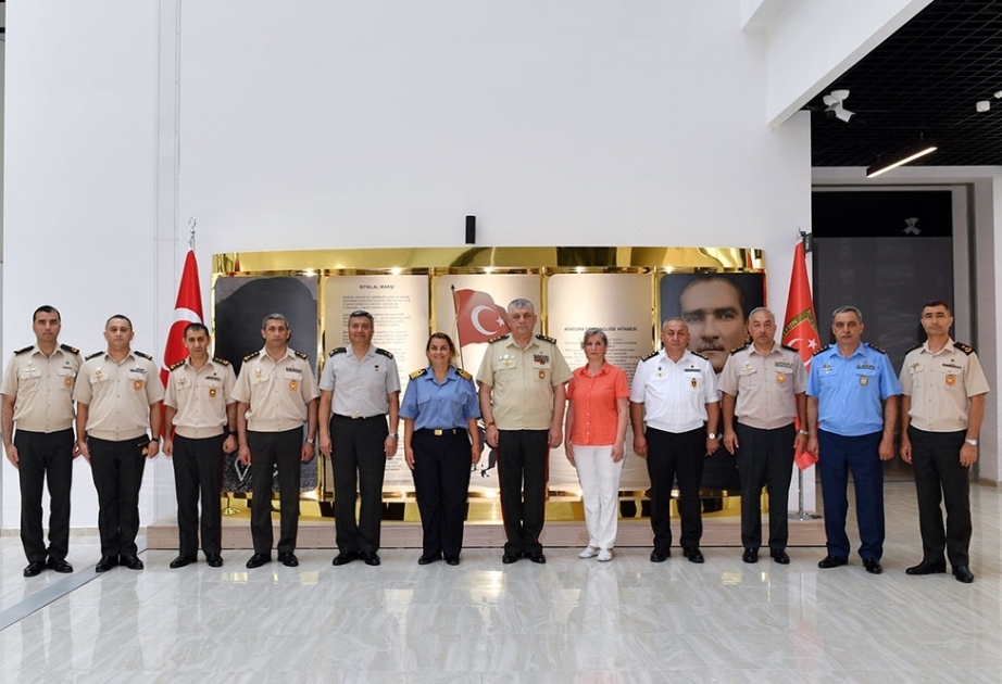 La jefatura de la Universidad Nacional de Defensa de Azerbaiyán está de visita en Türkiye