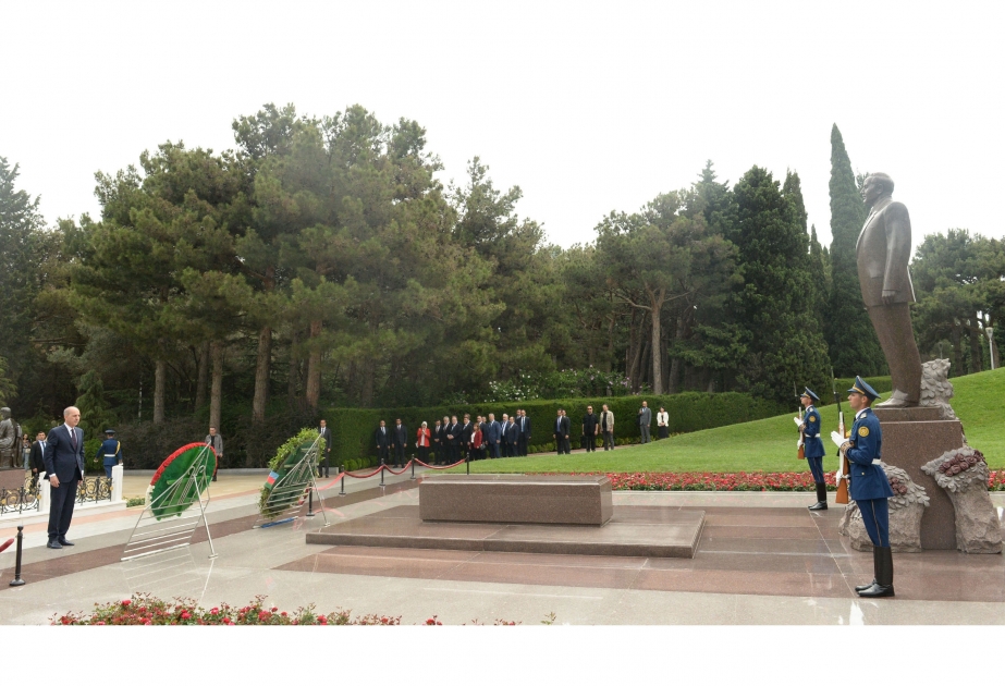 Türkiye’s GNAT Speaker visits tomb of Great Leader Heydar Aliyev