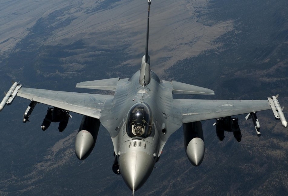 Kuleba hopes Ukraine will receive F-16s in Q1, 2024