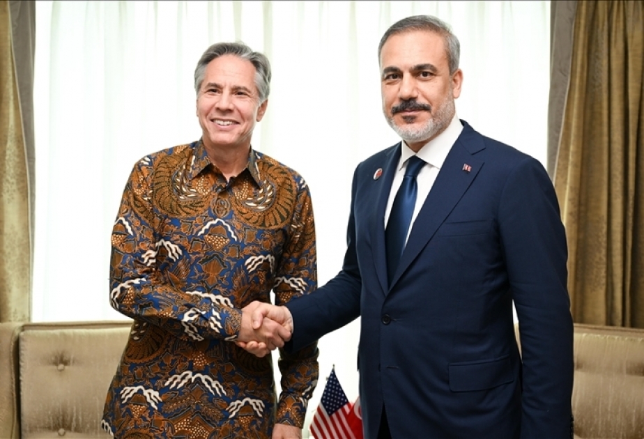 Türkiyənin xarici işlər naziri amerikalı həmkarı ilə görüşüb