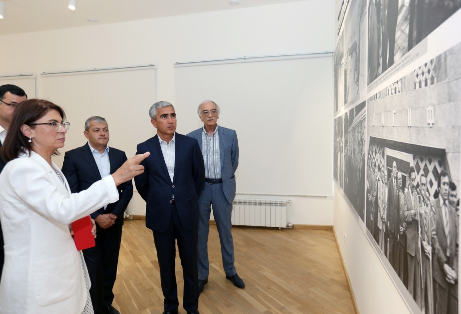 Vaqif Poeziya Günləri çərçivəsində “Dövlətin memarı. Bir ömrün ensiklopediyası” xalçasının təqdimatı olub