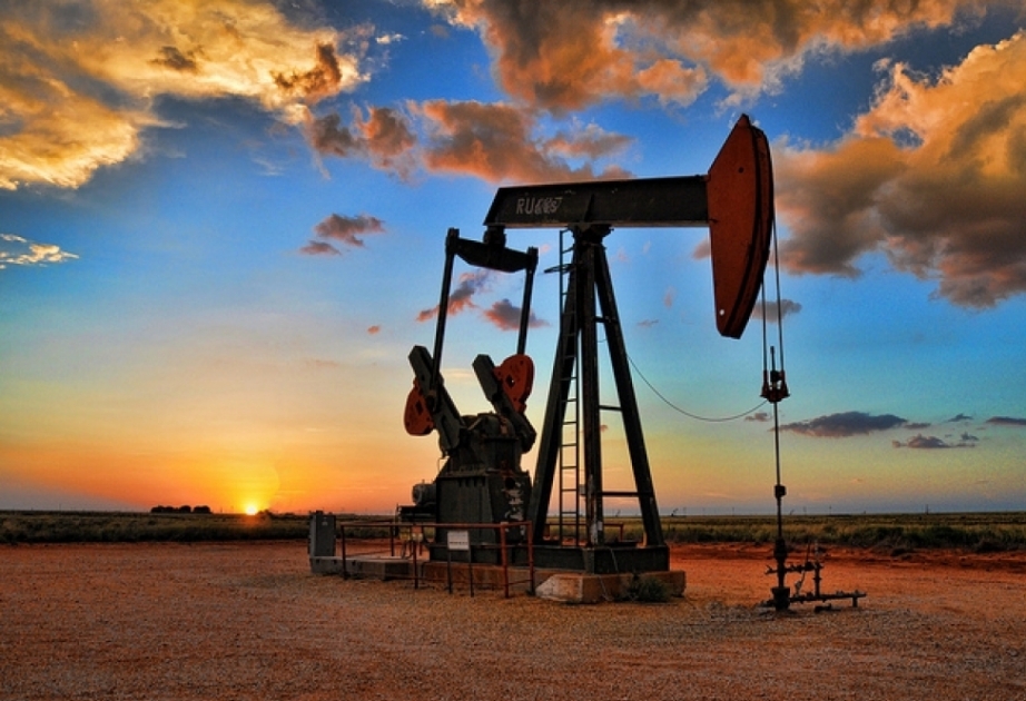 Цена барреля нефти «Азери Лайт» снизилась