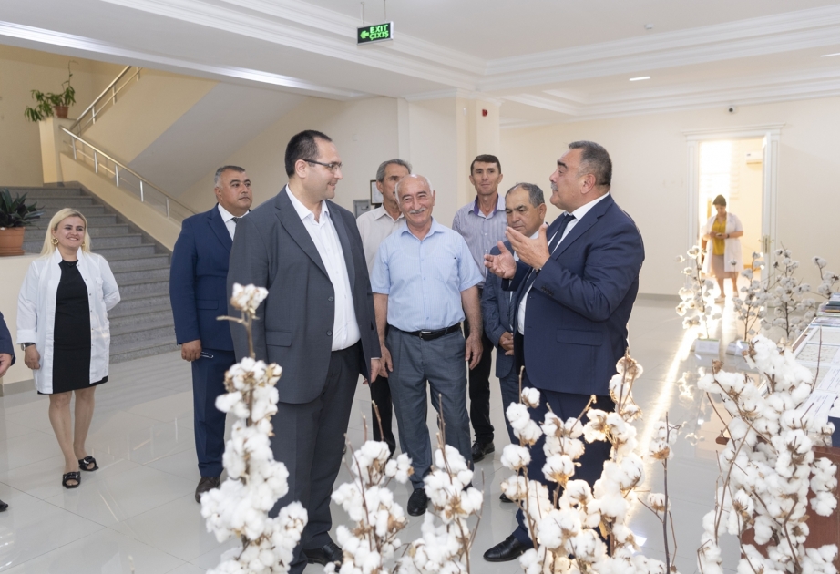 Kənd təsərrüfatı naziri Gəncə və Göygöldə elmi-tədqiqat institutlarının fəaliyyəti ilə tanış olub