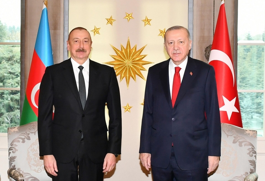 الرئيس: كانت أذربيجان شعبا وحكومة واقفة الى جانب تركيا الدولة الشقيقة وشعبها منذ اللحظات الاولى في هذا النضال