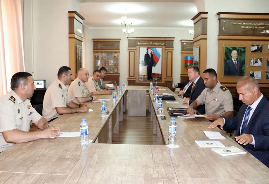 Delegación de NESA visita la Universidad Nacional de Defensa de Azerbaiyán