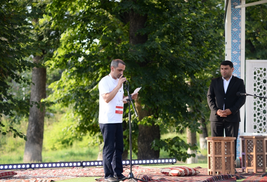 “Vətənim Qarabağ” adlı poeziya saatında tanınmış və gənc şairlər şeirlərini oxuyublar