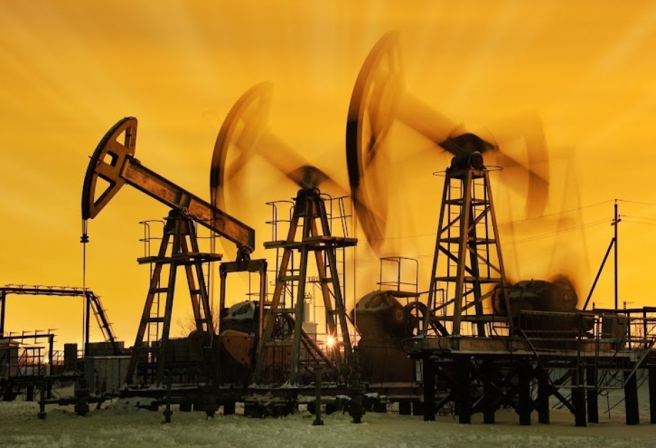 Цена нефти марки «Азери Лайт» снизилась