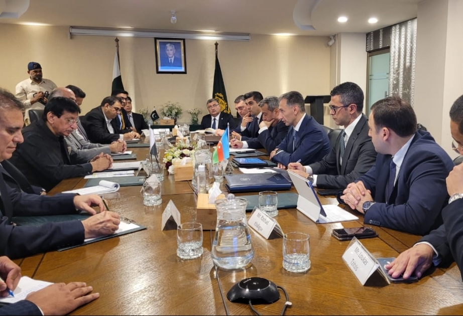 Rəqəmsal inkişaf və nəqliyyat naziri Pakistanın aparıcı İT şirkətlərinin rəhbərləri ilə görüşüb