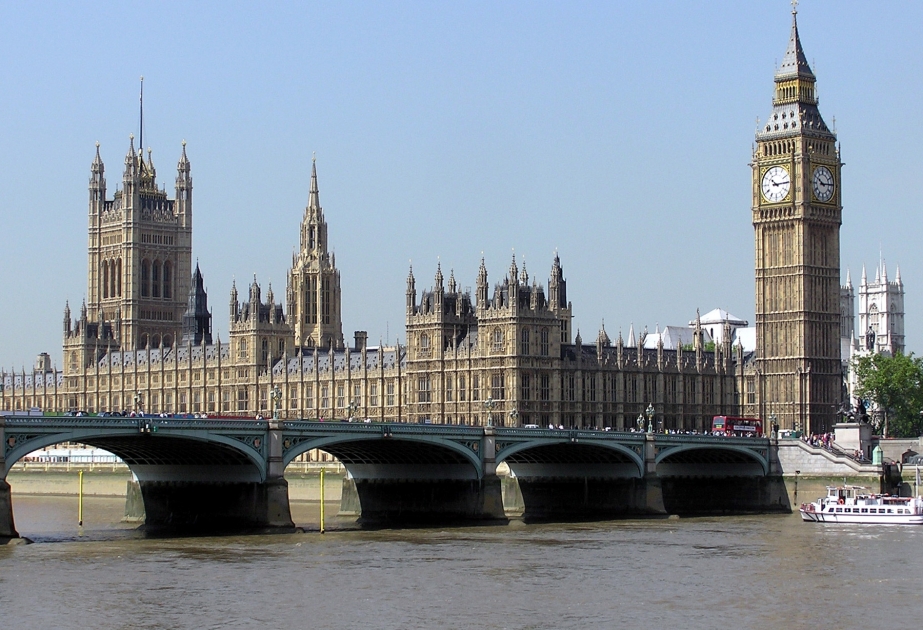 Britaniya parlamenti qeyri-leqal miqrasiya barədə qanun layihəsini təsdiqləyib