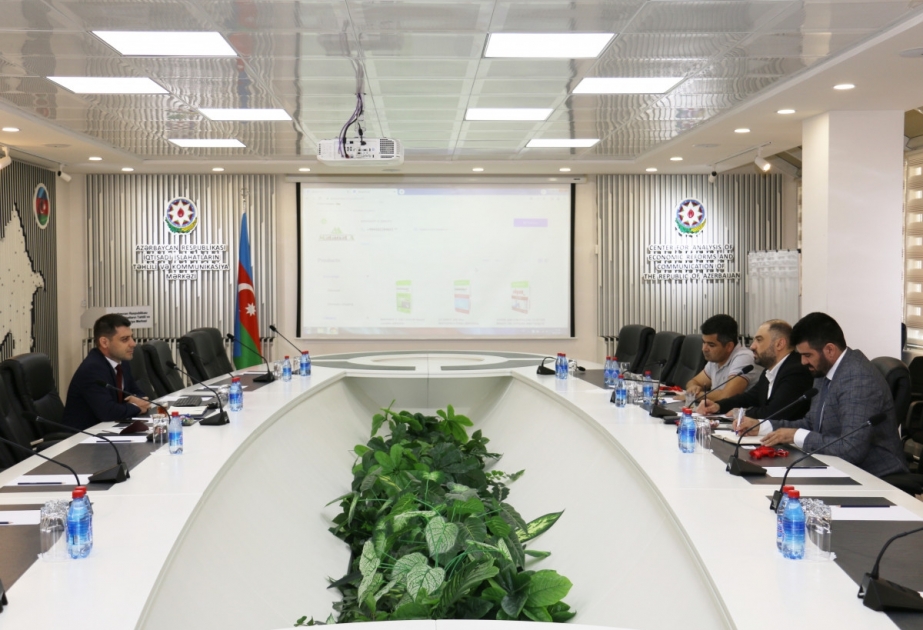 “Azexport” portalının rəhbəri zeytun yağı və şərab istehsal edən şirkətlərin nümayəndələri ilə görüşüb