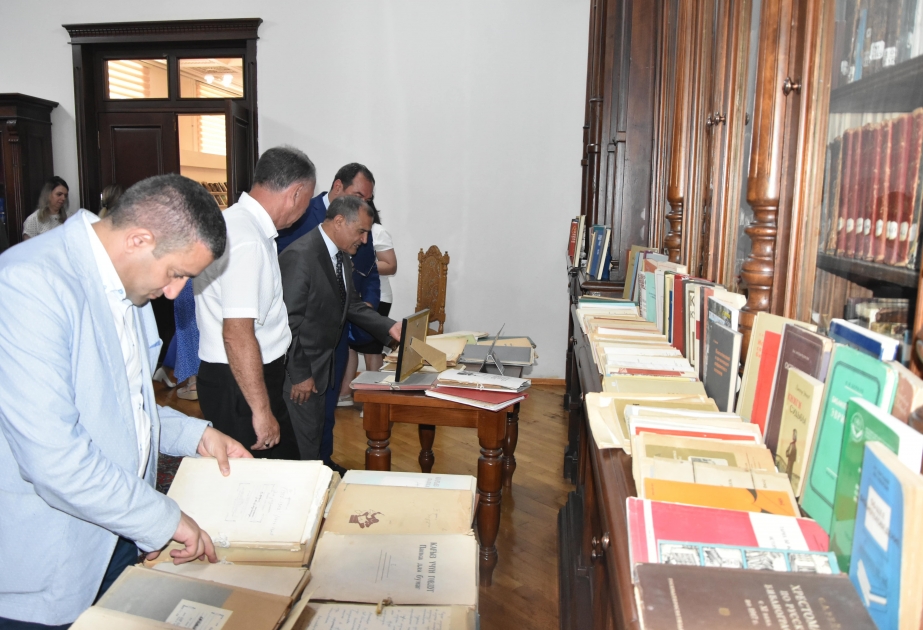 Görkəmli kitabxanaşünas alim Abuzər Xələfovun şəxsi arxivi Milli Kitabxanaya təqdim olunub