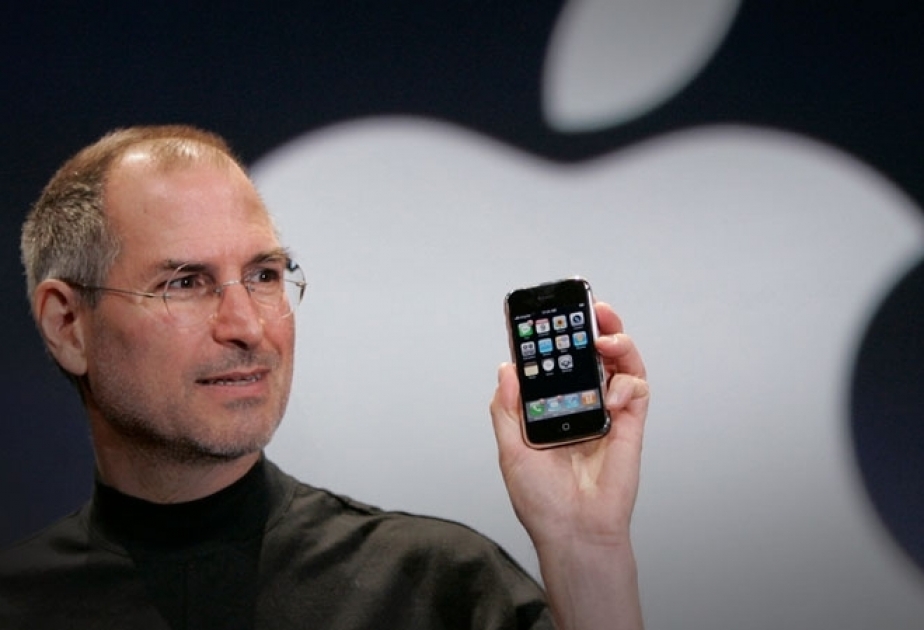 ‘Elusive’ Apple iPhone from 2007 sells for $190,000