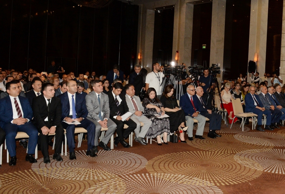 Bakú acoge la conferencia dedicada al 148º aniversario de la prensa nacional de Azerbaiyán