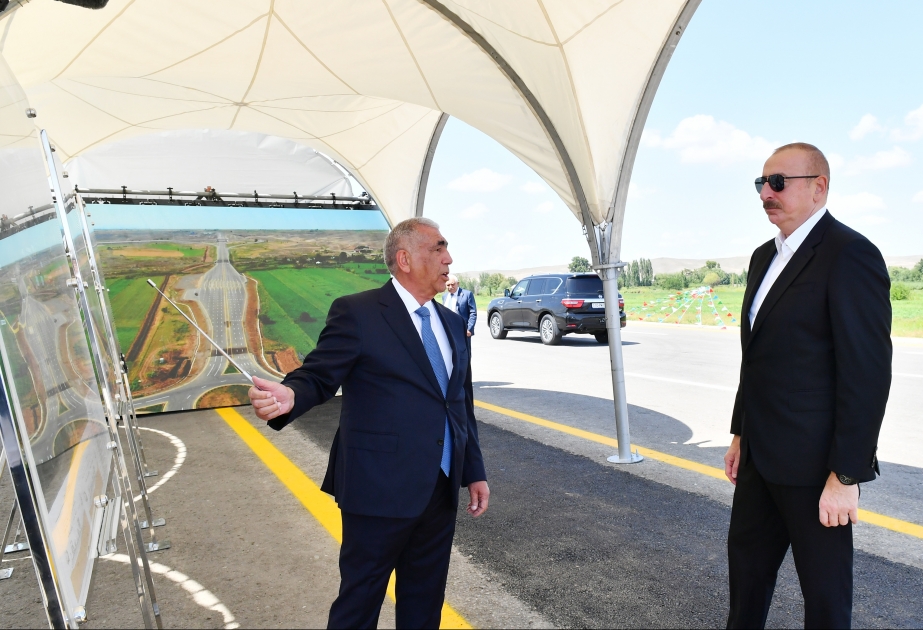 Le président de la République inspecte l’avancement de la construction d’un tronçon de la route Ahmadbeyli-Fuzouli-Choucha MIS A JOUR VIDEO