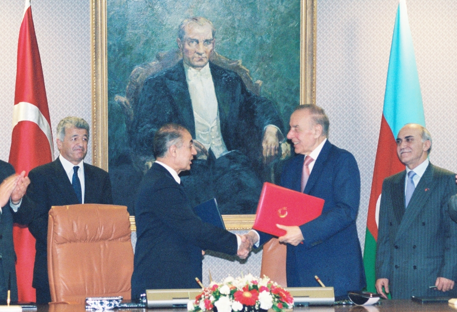 Xalqa bağışlanmış ömürdən anlar: 2001-ci ilin martı
