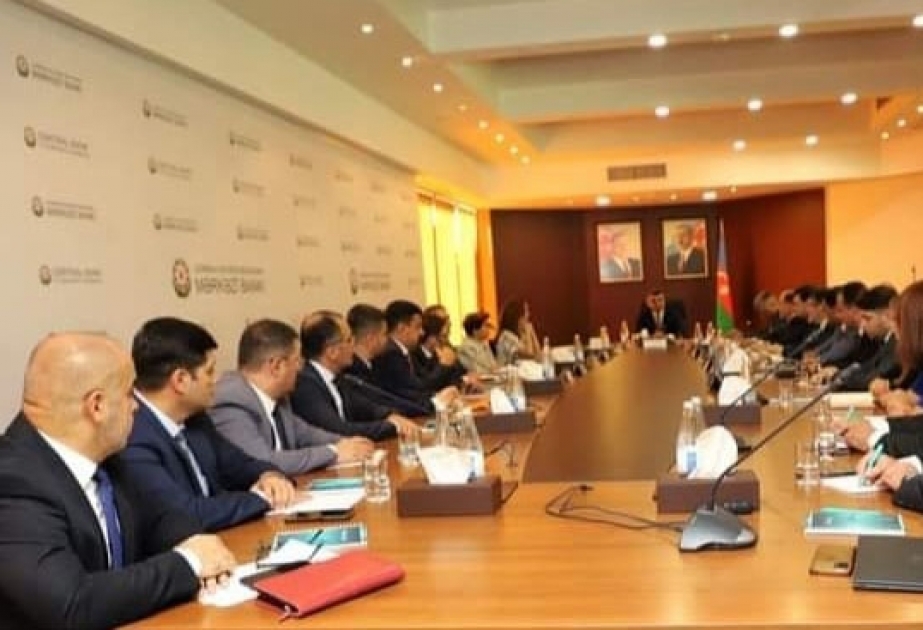 Mikrobiznes kreditlərinin verilməsinin sadələşdirilməsi müzakirə olunub