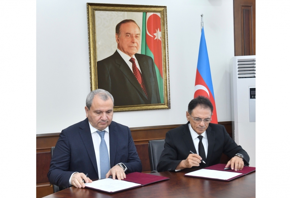 Azerbaijan’s Minister of Defense Industry, BSU ink product development agreement